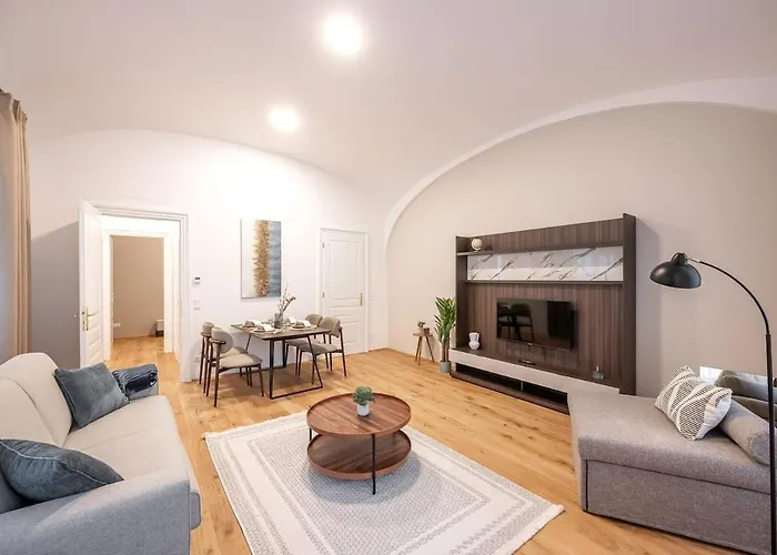 1 Bdr - Majestic, Right Near Vienna's Old * Vienna